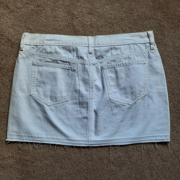 Old Navy White Denim Mini Skirt - Picture 2 of 2